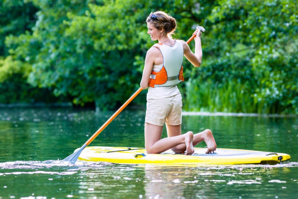 SUP-Paddler-on-Knee